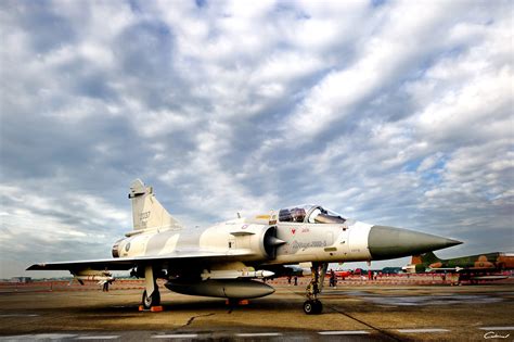 Jun 03, 2021 · 空軍幻象2000戰機（資料照／記者呂佳賢攝） 記者陶本和／台北報導. 幻象雄風 Mirage 2000-5 | View On Black 幻象2000-5 型戰機是我國空軍負責台海高空 ...