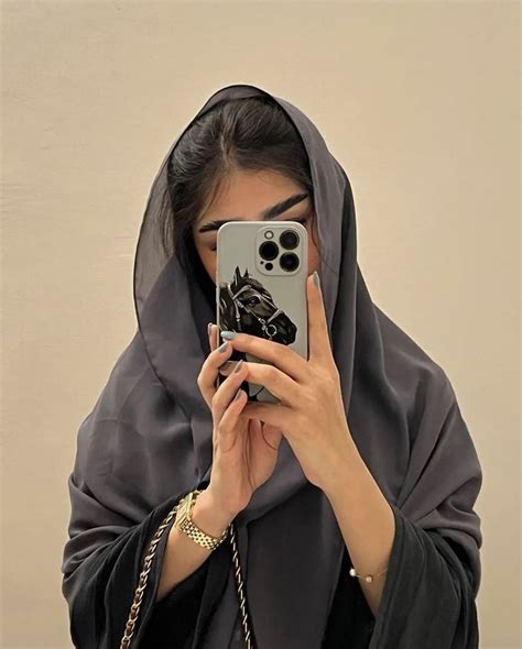 Pin by فرحة farha on abayas Girly photography Hijabi aesthetic