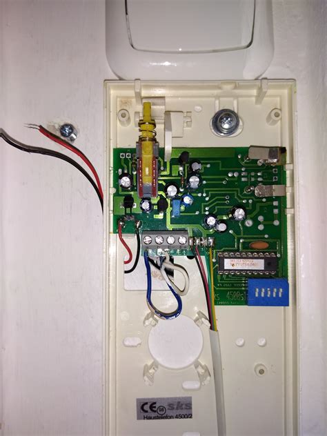 Am einfachsten wird wohl die funk sprechanlage sein, welche drahtlos per dect. Funkkonverter an Gegensprechanlage anschließen ...