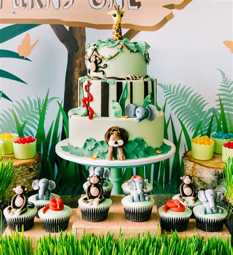 Jungle Cakes Decoration Ideas Little Birthday Cakes