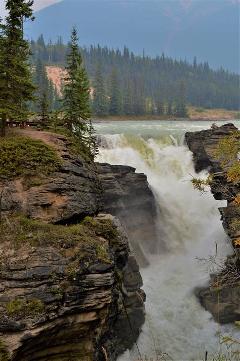 Visiting The Athabasca Falls In Jasper National Park Ambition Earth