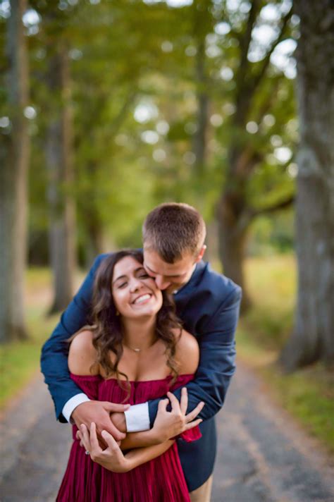 Engagement Shoot Outfit Ideas Outdoor Engagement Shoot Fall Fall