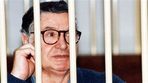 Toto Riina Mafia Boss Of Bosses Dies In Jail Aged 87 Bbc News