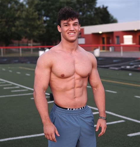Young Teen Male Beefcake College Muscle Hunk Cute Smile