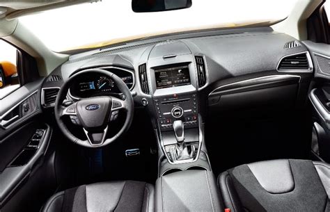By our account, the new ford edge sport probably sells itself right off the show floor without much of a sales pitch. BmotorWeb: Novo Ford Edge 2015