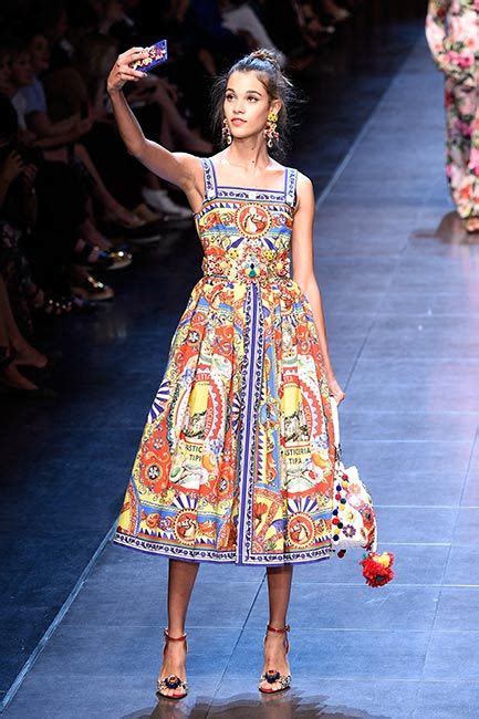 Models Take Selfies On Dolce And Gabbana Catwalk Hello