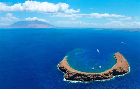 14 Outrageous Experiences To Have In Hawaii