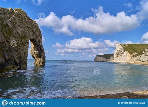 Beautiful Shot Of The Durdle Door National Limestone Arch In Dorset