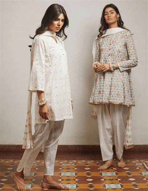 30 Ideas On How To Wear White Shalwar Kameez For Women Pakistani