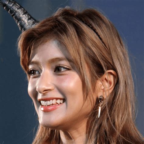 Yahooo as bright as the full moon, as beautiful as the galaxy. ローラ、バラエティ復帰も微妙な反応……「ワガママ ...