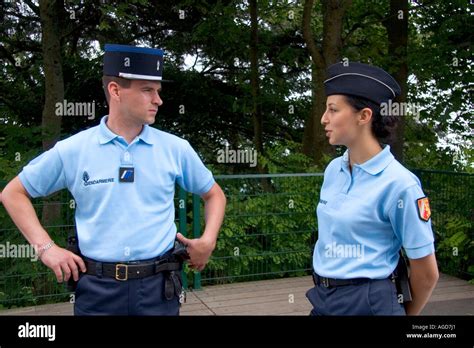 French Police Uniform Fotografías E Imágenes De Alta Resolución Alamy