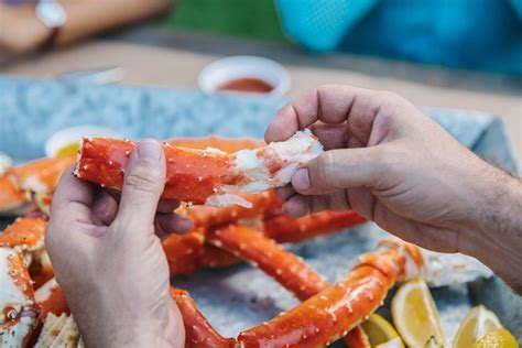 However, the alaskan king crab is one that you want to buy just within a few hours of cooking. King Crab Knuckles (Broken Legs) - 1 lb | Alaskan king ...
