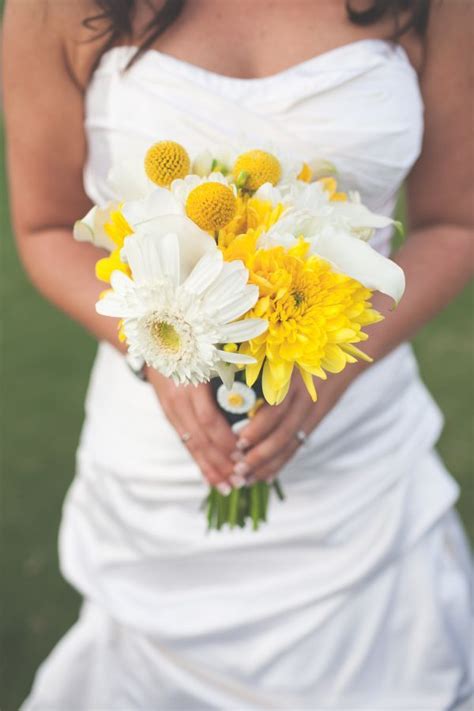 The yellow accent gives the overall. Modern Navy and Yellow Wedding (With images) | Yellow ...