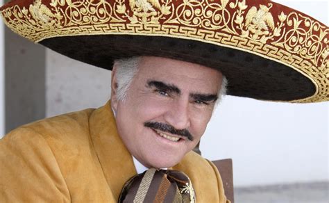 Won amateur contest in guadalajara, 1954; La nueva foto de Vicente Fernández tocando el seno a una fan