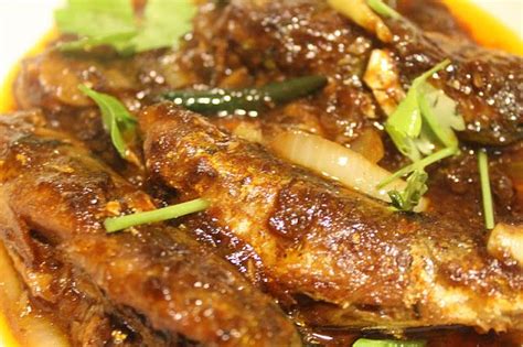 Bila belum empuk dan air sudah habis, tambahkan air. Azie Kitchen: Sardin Goreng Masak Kicap | Resep masakan ...