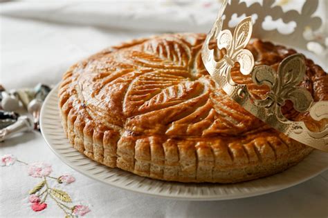 ● ingrédients pour la recette (galette de 28cm). ガレット・デ・ロワの正しい食べ方は？定番のフェーブ、作り方やレシピもご紹介! | マルシンmagazine