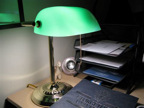 4 out of 5 stars. Lichtkunst: Die Banker Lampe - ein echter Klassiker!