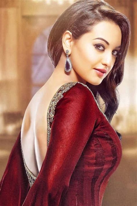 Sonakshi Sinha’s Bio Age Relationships Latest Buzz Photos And Videos Photos Page 1