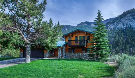 It also has its own private entrance, should you wish to keep to yourselves during your stay. Mount Charleston Real Estate / RE/MAX 1% LISTING AGENT 702 ...