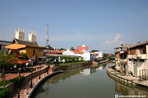 Beliau dikejarkan ke hospital melaka untuk mendapatkan rawatan lanjut dan dilaporkan dalam keadaan stabil. MALAYSIA NO 1 TRAVEL GUIDE: Malacca - Melaka River