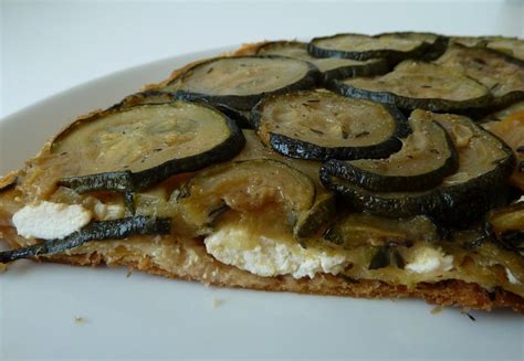 Au top pour garder la ligne l'été ! Tarte tatin aux courgettes, thym et miel | Tarte tatin ...