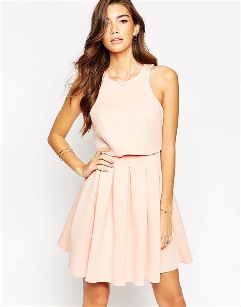 For a casual summer wedding guest dress that gets the job done, we love this alice + olivia mini dress. Summer Wedding Guest Dresses | Crop top dress, Dresses ...
