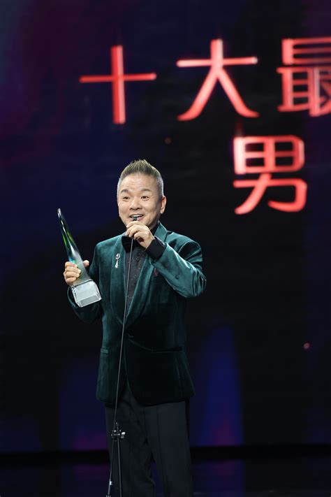 'I'm giving away 2 tour packages this year, maybe I'll give away 5 next