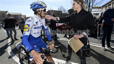 © marco bertorello/afp franske julian alaphilippe kan kalde sig verdensmester i cykling for første gang i karrieren. BUFERA IN FRANCIA PER LA VIGNETTA SU ALAPHILIPPE E MARION ...