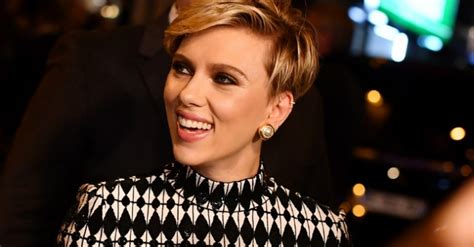 Scarlett Johansson Afslår Nedværdigende Påstand Om At Have Været Til