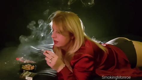 Blonde Smoking And Coughing Smoking Fetish Youtube