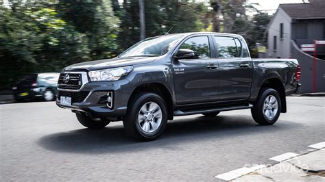 2020 Toyota Hilux Sr Dcab 4x4 Auto Review Caradvice