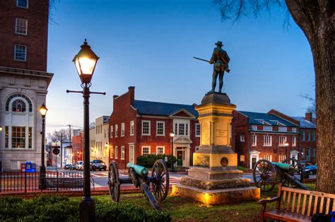 12 Picturesque Small Towns In Virginia