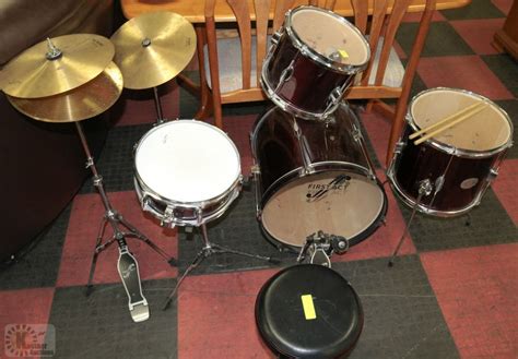 First Act Drum Set Model Md700 With Stool And Sticks