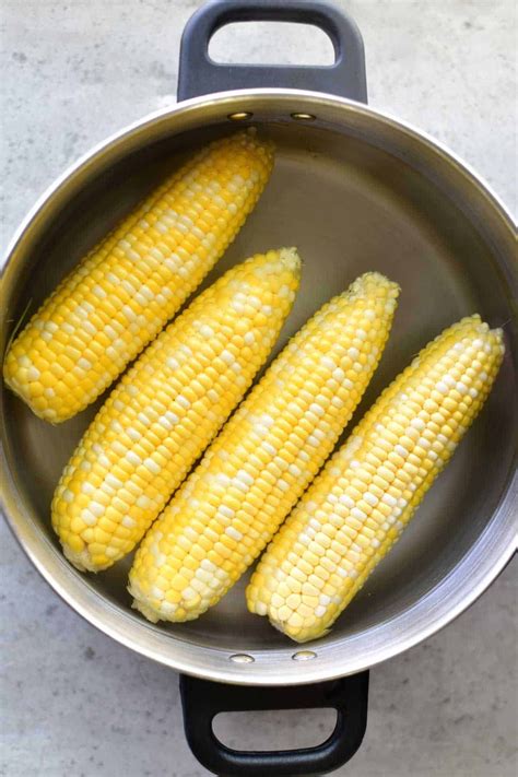 How To Cook Sweet Corn On The Cob On The Stove Foodrecipestory