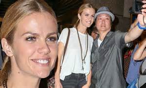 Brooklyn Decker Poses For Selfies After Andy Roddicks Talk Show