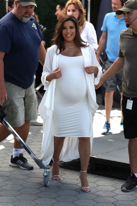 Pregnant Eva Longoria On The Set Of Extra At Universal Studios In