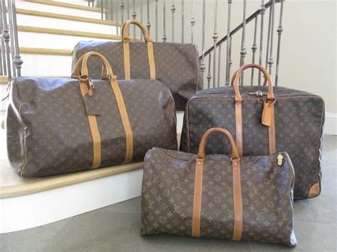Quality luis vuitton 3 set luggage from brew deals authentic lv symbol spacious and fashionable to contain much garb urs for marital occasions and home usage trustworthy home of luggage's. Louis Vuitton Vintage Gentleman's Set of Monogram Travel ...