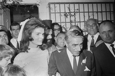 The Real Story Behind The Wedding Of Jackie Kennedy And Aristotle Onassis Vogue Vlrengbr