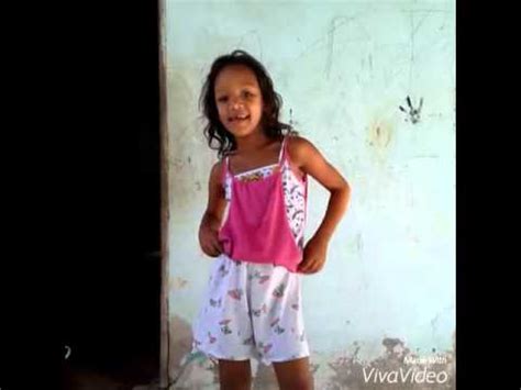 Reagindo as inscritas dançando funk 2, melhores meninas dançando brega funk( parte #12 ), lindas meninas dancando. menina de 4 anos dancando aminha mae deixa - YouTube