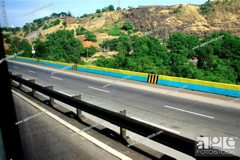 Road Mumbai Pune Express Highway Maharashtra India Stock Photo