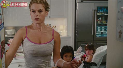 Alice Eve Nue Dans Sex And The City 2