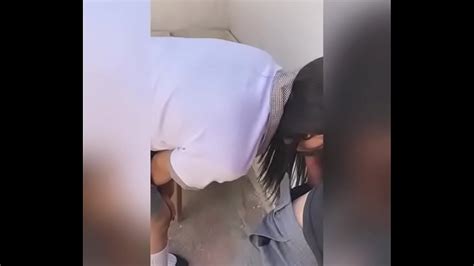 Sex Clip Estudiante Mexicana Chupando Una Verga En La Escuela Y Al Final La Ponen De Perrito Y