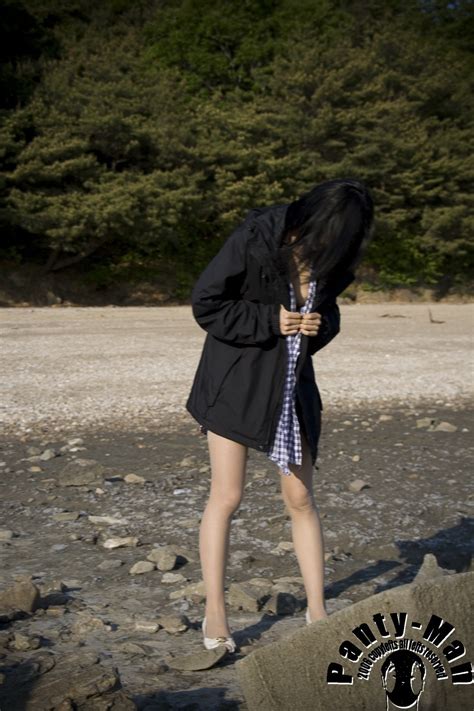 korean girl outdoor expose asia porn photo