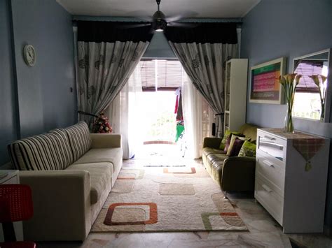 Mendekor ruang tamu dengan menambahkan karpet bulu dan kursi gantung, dijamin bikin betah! Dekorasi Ruang Tamu Rumah Flat Ppr | Desainrumahid.com