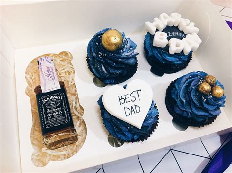 Торт (ручная работа) капкейки (ручная работа) пряники (ручная работа). Cupcakes, birthday cupcakes, cake, space cupcakes ...