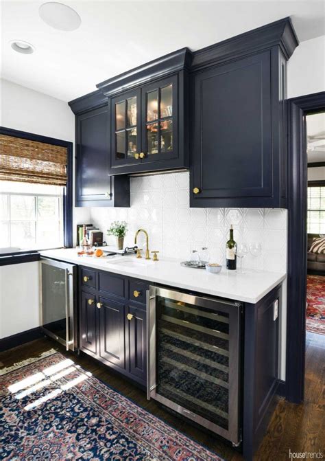From contemporary and modern to refined and traditional. The lustrous alloy of brass is back in the interior design ...