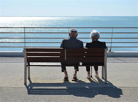 VS Aktuell: Ab Juli: Neuer Ausweis für Rentnerinnen und Rentner