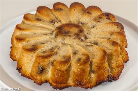 Gâteau au pain et aux raisins secs Tessin bread cake Kilomètre-0