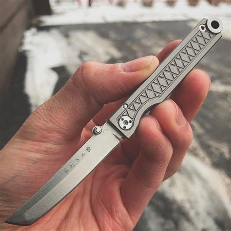 Pocket Samurai Titanium Keychain Knife Petagadget