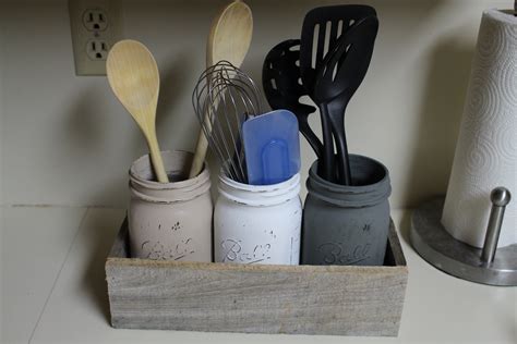 DIY Utensil Holder from Pallet Wood | Simply House to Home